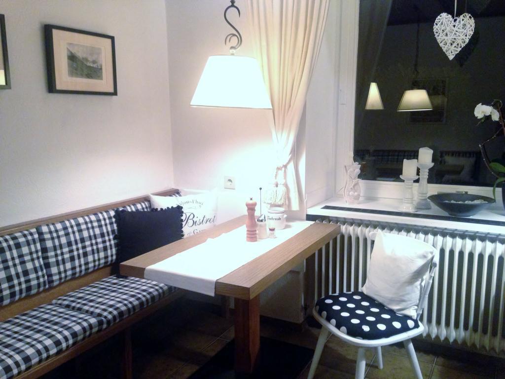 Hotel Haus Tirolerland à Oetz Extérieur photo