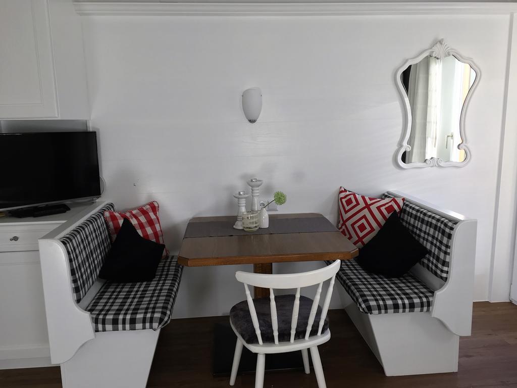 Hotel Haus Tirolerland à Oetz Extérieur photo