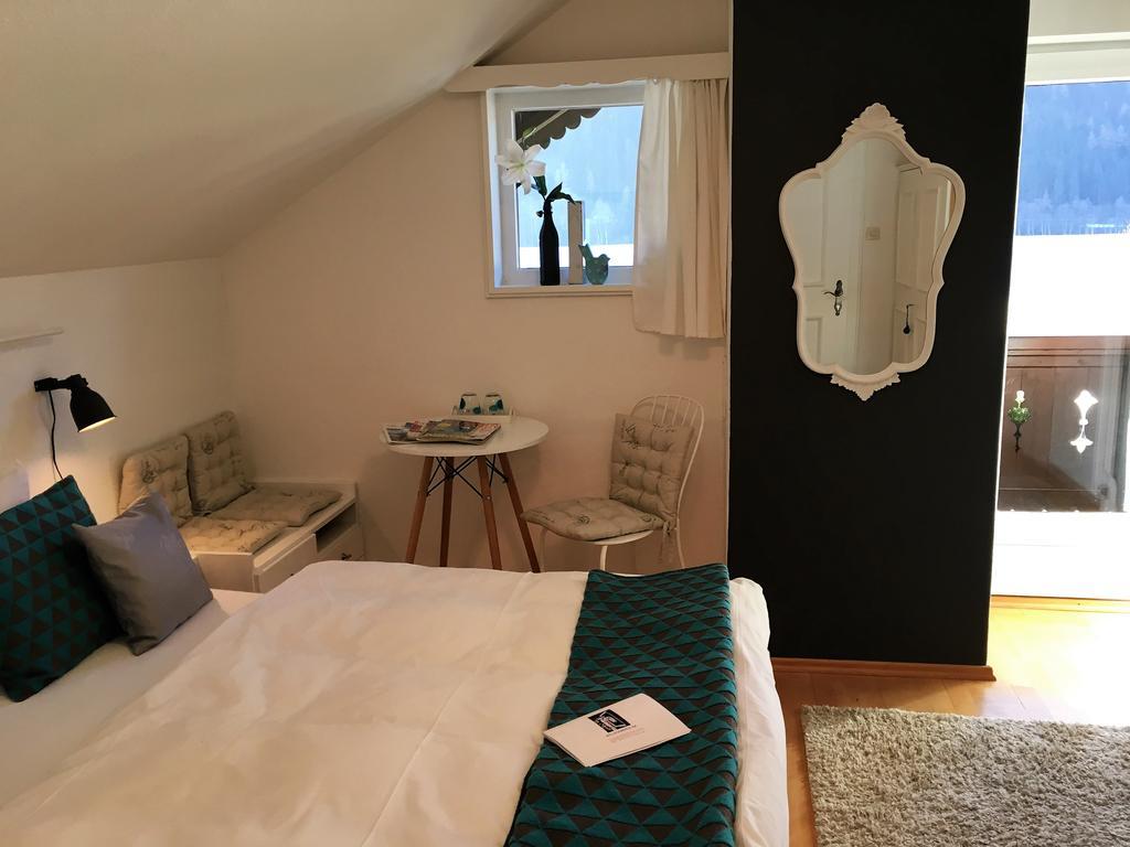 Hotel Haus Tirolerland à Oetz Extérieur photo